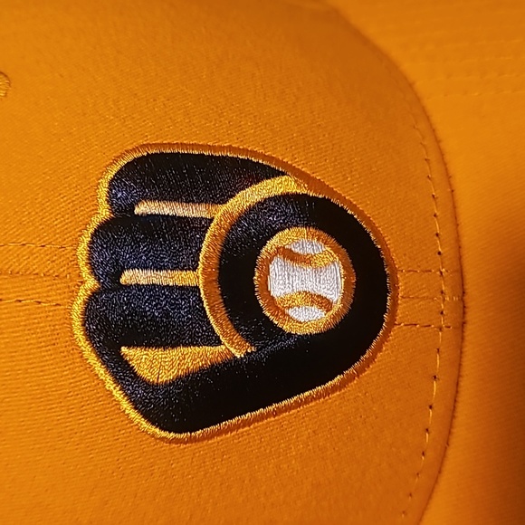 Milwaulkee Brewers cap - Picture 4 of 4